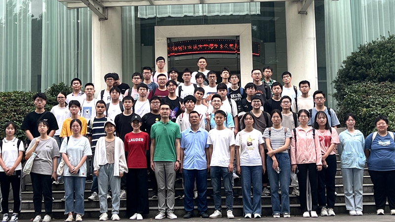 100余位浙江大學(xué)、浙江農(nóng)林大學(xué)學(xué)子到新光公司實(shí)習(xí)
